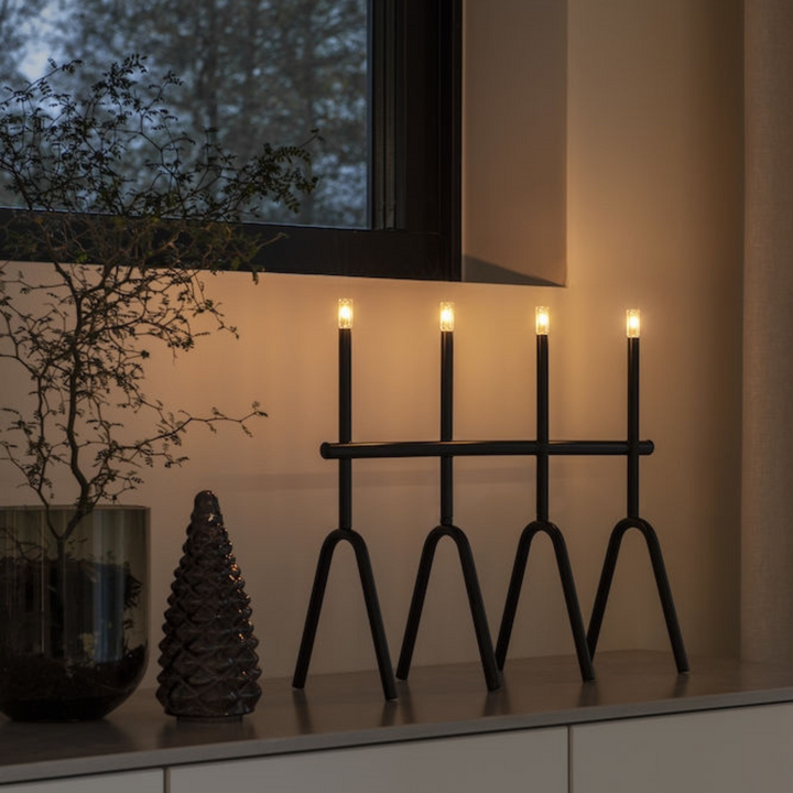 Stig adventstake 4 armer - Svart-Julebelysning adventsstake-Konstsmide-Svart-3911-710TR-Lightup.no