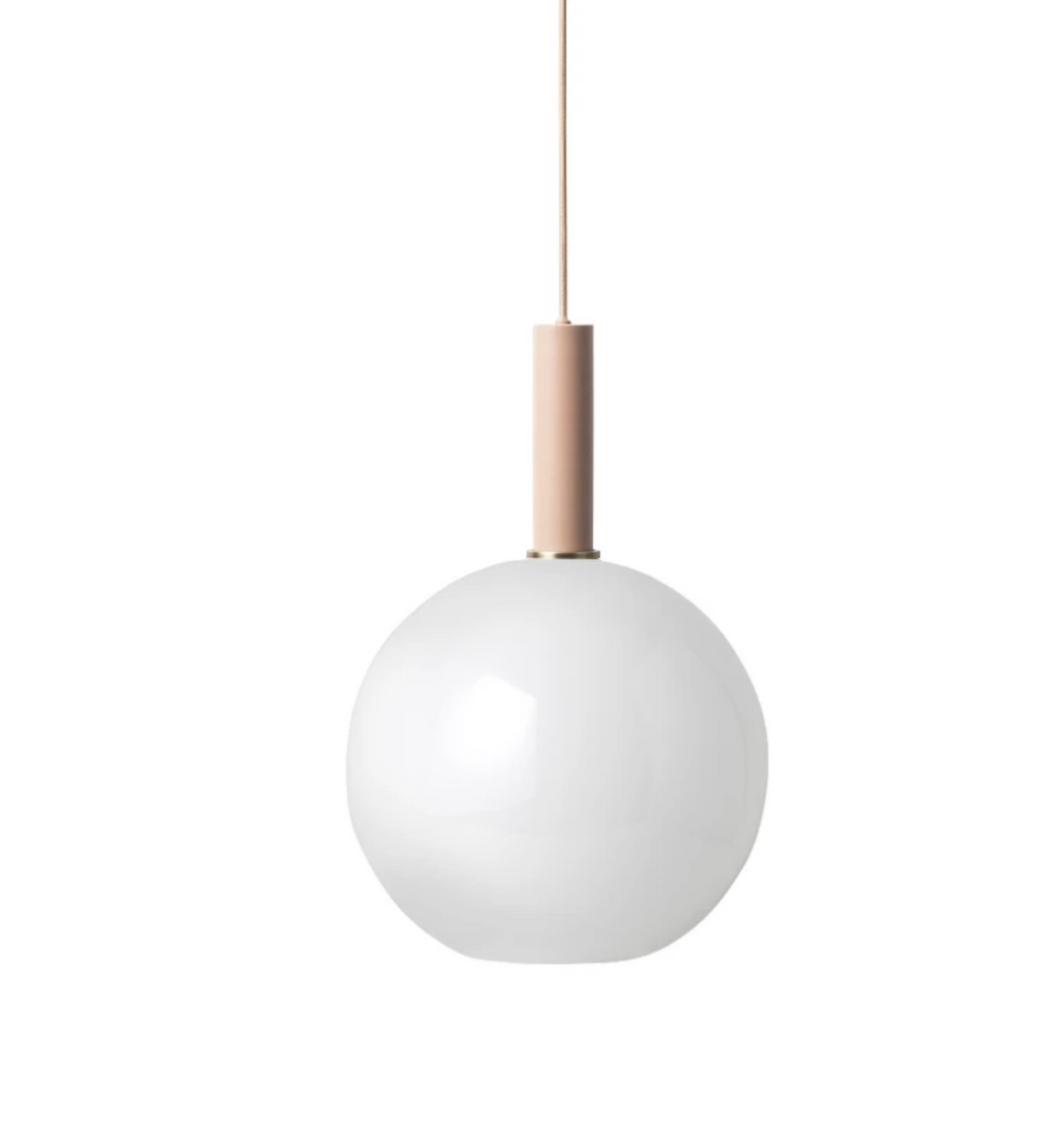 Taklampe Collect Sphere-High Socket Rosa-Takpendler-Ferm Living-Feg__5148+5113-Lightup.no