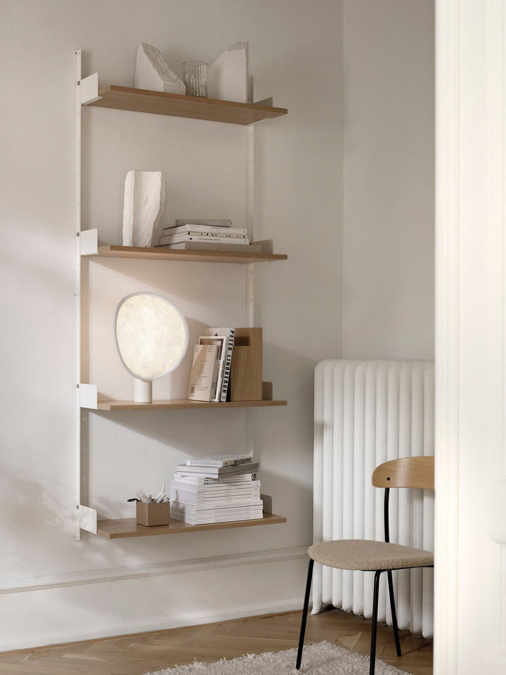 Tense Bærbar Bordlampe - Hvit Sokkel-Bordlamper-New Works-Hvit-Nes__21810-Lightup.no