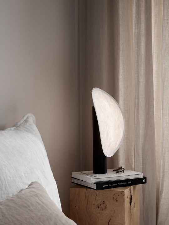 Tense Bærbar Bordlampe - Sort Sokkel-Bordlamper-New Works-Hvit-Nes__21820-Lightup.no