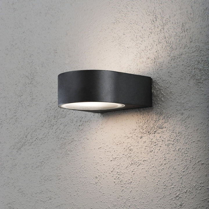 Teramo vegglampe - Svart-Utebelysning vegg opp og ned-Konstsmide-Svart-7510-750-Lightup.no
