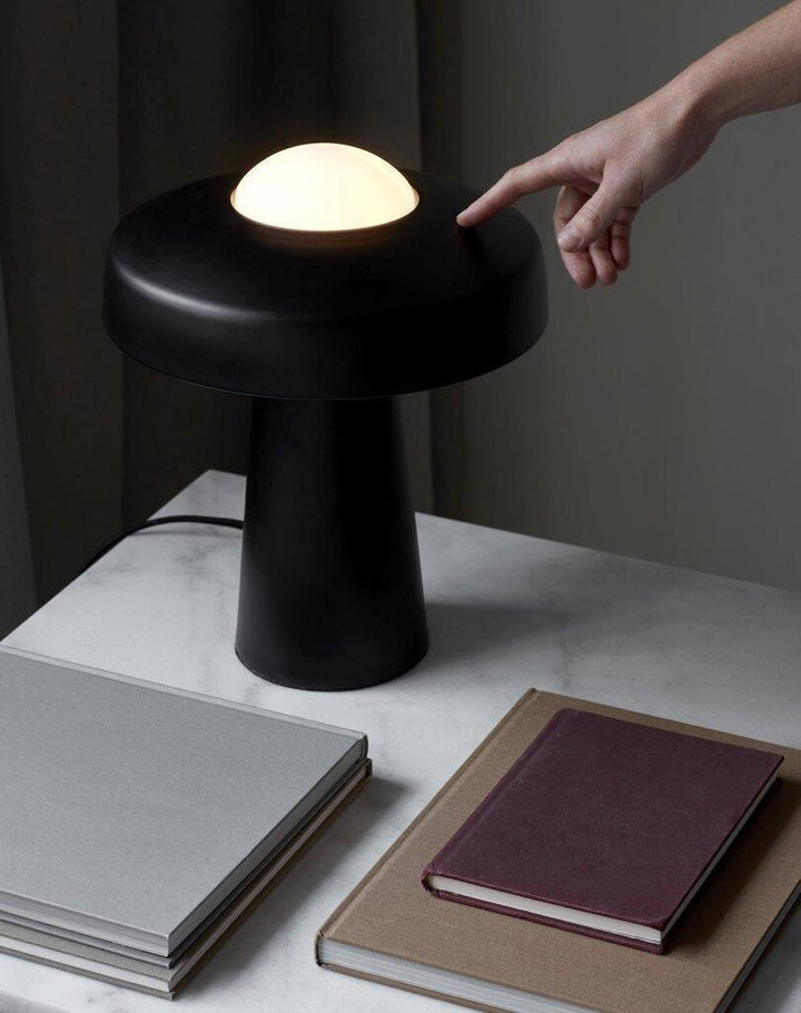 Time bordlampe - Svart-Bordlamper-Nordlux-Svart-2010925003-Lightup.no