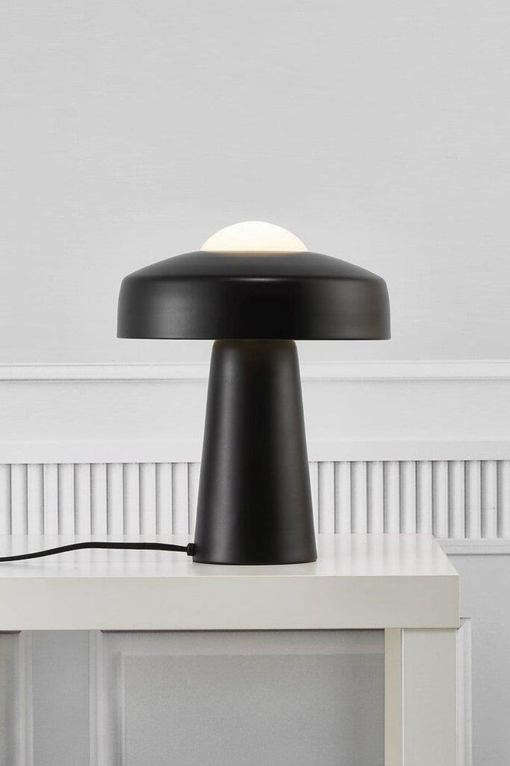 Time bordlampe - Svart-Bordlamper-Nordlux-Svart-2010925003-Lightup.no