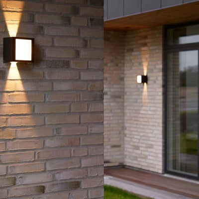 Una vegglampe opp/ned utendørs IP54 9W - Svart-Utebelysning vegg opp og ned-LOOM Design-LF-810-001-Lightup.no