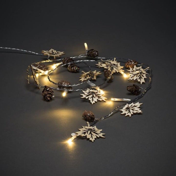 (Utgått) (Utgått) Slynge med blad og kongler 10 varmhvit LED - Batteridrevet-Julebelysning dekor og pynt-Konstsmide-3218-103-Lightup.no