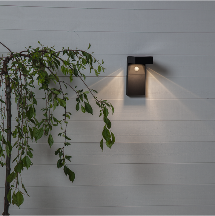 Vegglampe Solcelle med sensor - Svart-Utebelysning vegg opp og ned-Star Trading-481-12-Lightup.no