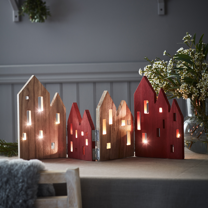 View juleby dekorasjon - Tre/Rød-Julebelysning dekor og pynt-Marksløjd-705743-Lightup.no