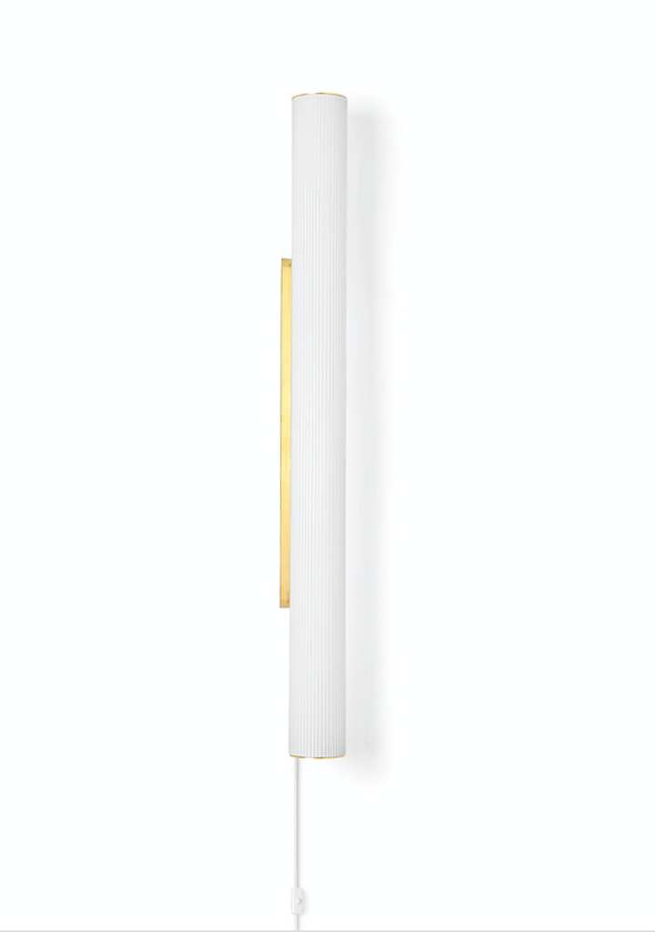 Vuelta Vegglampe 100cm - hvit /messing-Vegglamper-Ferm Living-Messing / Opal-Feg__1104263778-Lightup.no