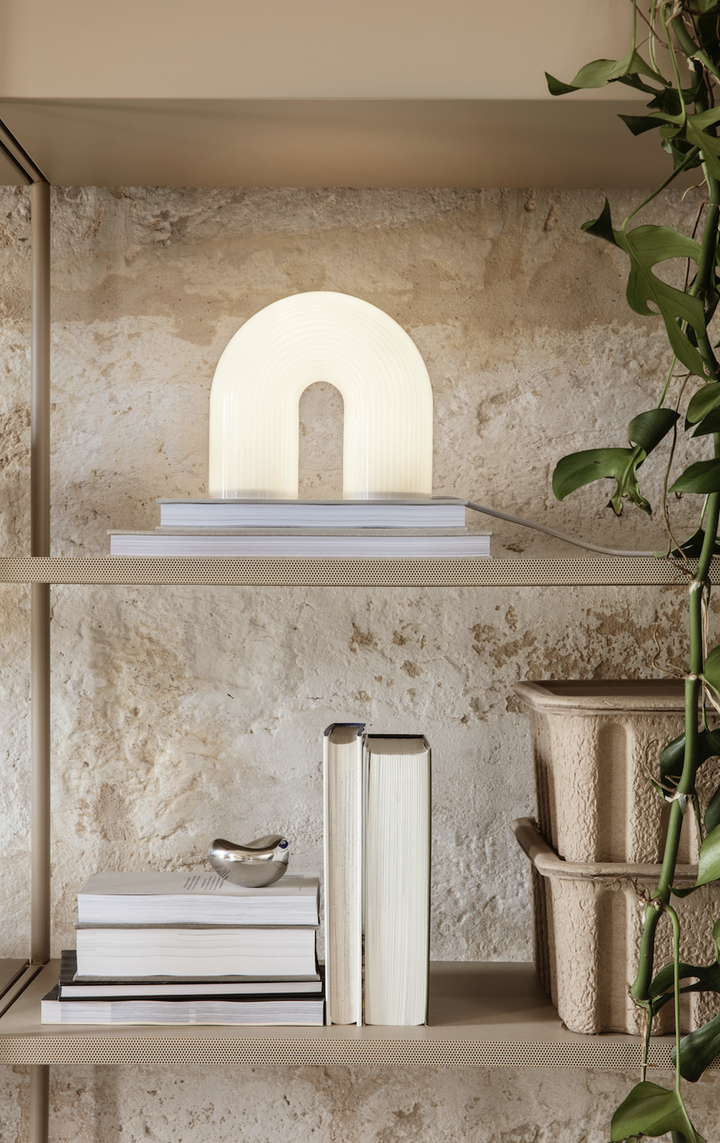 Vuelta bordlampe-Bordlamper-Ferm Living-Hvit-Feg__1100612001-Lightup.no