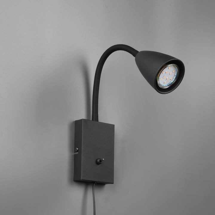 Wanda vegglampe - Svart-Vegglamper-Trio Lighting-Svart-Trl__202670132-Lightup.no