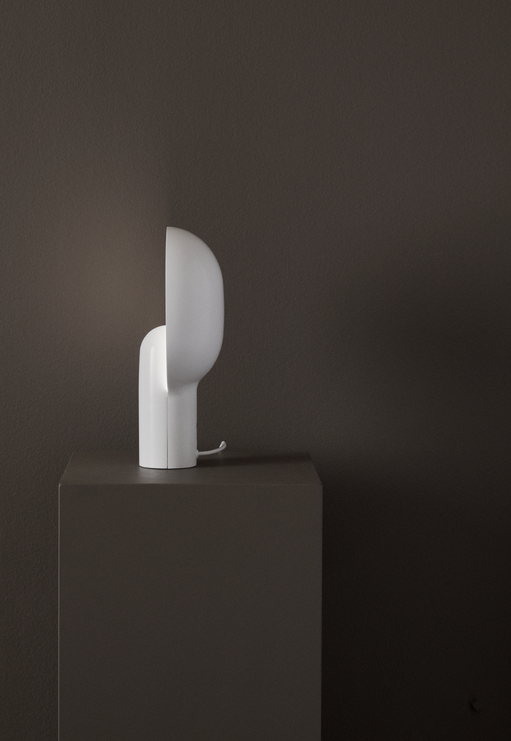 Ware bordlampe - White-Bordlamper-New Works-Hvit-Nes__21110-Lightup.no