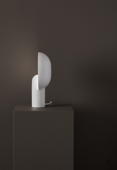 Ware bordlampe - White-Bordlamper-New Works-Nes__21110-Lightup.no